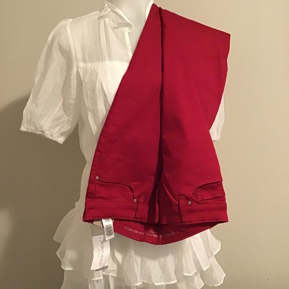 Chico's Denim - 🔥CHICO’S NWT, size 4, ankle style, see photos, girlfriend slim leg ankle